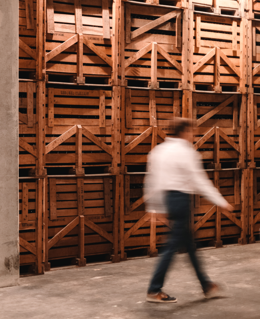 Caisse de stockage de bouteilles de Champagnes chez la Maison Lheureux